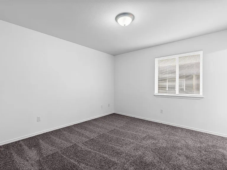 Vessey Park Apartments — Photo 18