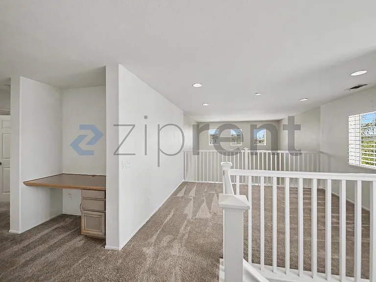 294 Kieswetter St — Photo 29
