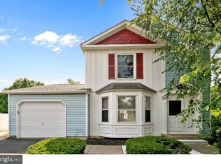 201 W Fairwood Dr, Chalfont, PA 18914