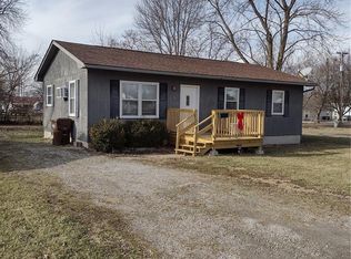 16 N 16th St, Bowling Green, MO 63334