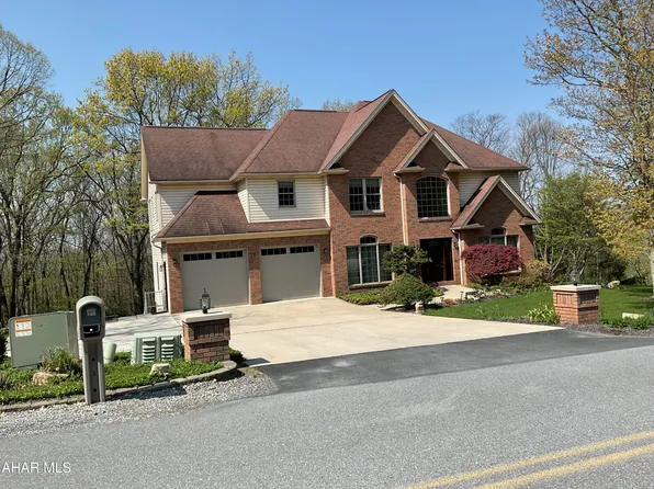 333 Sylvan Oakes Dr, Hollidaysburg, PA 16648