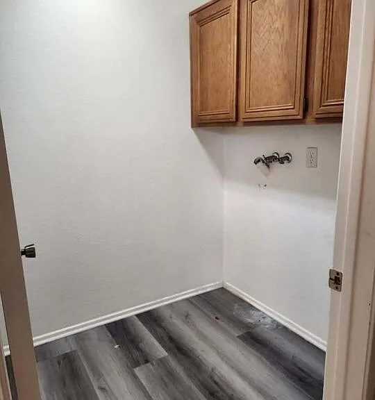 655 Silverwood St — Photo 7