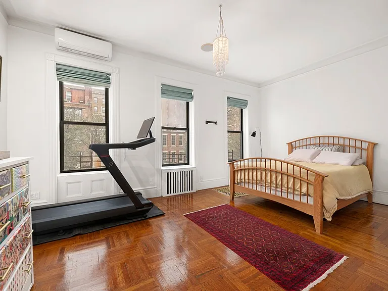 325 W 101st St — Photo 18