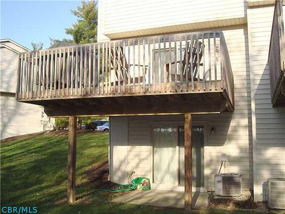 2nd image of 529 Foxtrail Cir W
