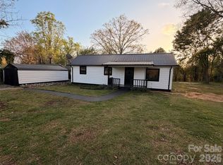 201 Cape Hickory Rd, Hickory, NC 28601