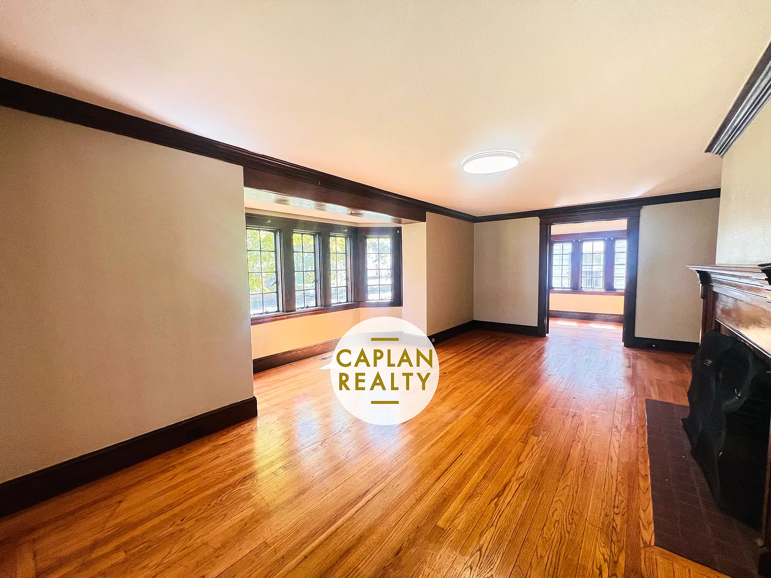 4 bed, 2.5 bath, $4,000 — Photo 3
