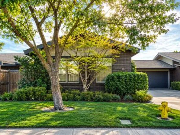725 N Silvervale Drive, Visalia, CA 93292