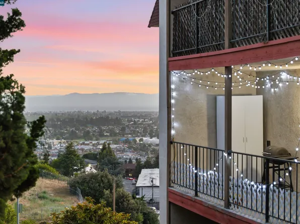 2500 Miramar Ave APT 201, Castro Valley, CA 94546