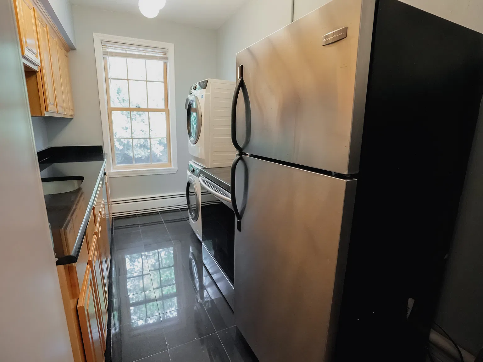 1 bed, 750 sqft, $2,400 — Photo 4