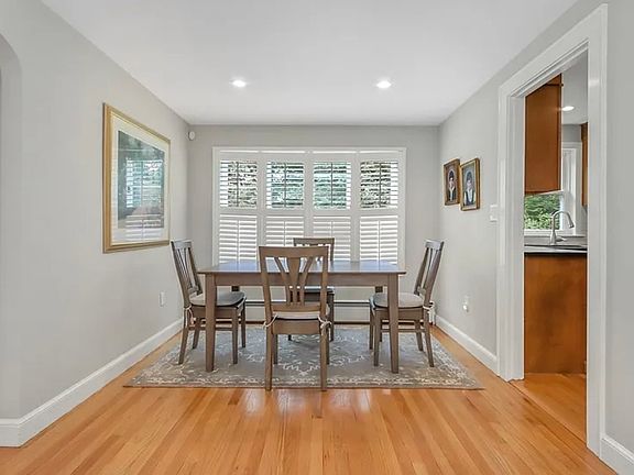 5th image of 86 Croft Regis Rd
