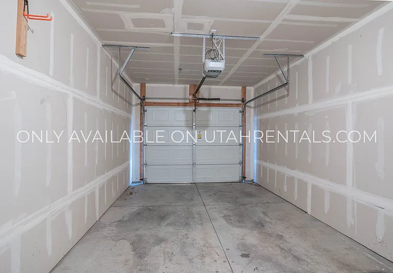 71 W Silver Springs Dr — Photo 8