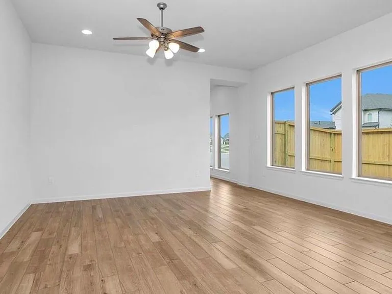 303 Eileen Dr — Photo 11