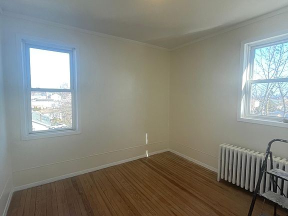 5th image of 311 Clifton Ave Floor 2