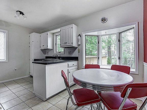 Eat in kitchen