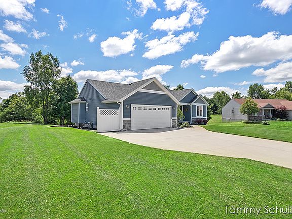 3rd image of 14644 Crescent Meadows Dr