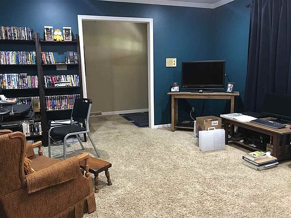5th image of 8419 N Crestwood Pl