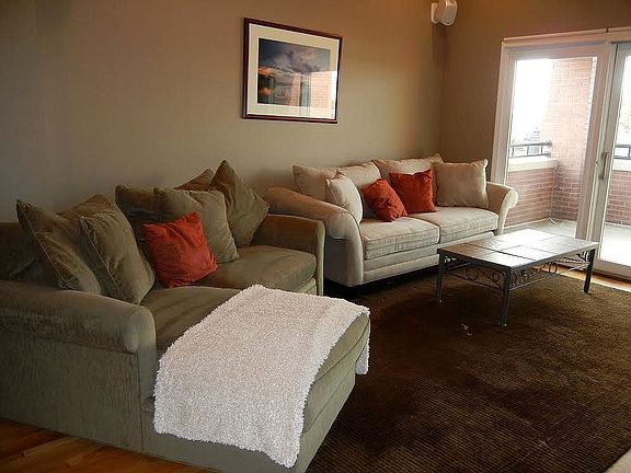 3rd image of 437 W North Ave APT 601