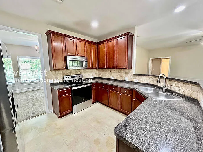 5867 Pine Rd — Photo 3