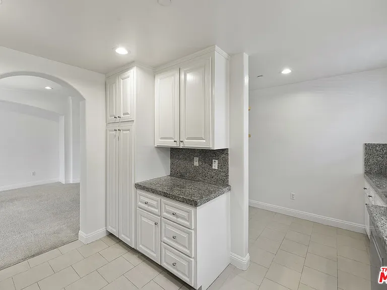1820 Benecia Ave #402 — Photo 46
