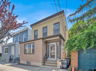 810 7th St, Secaucus, NJ 07094