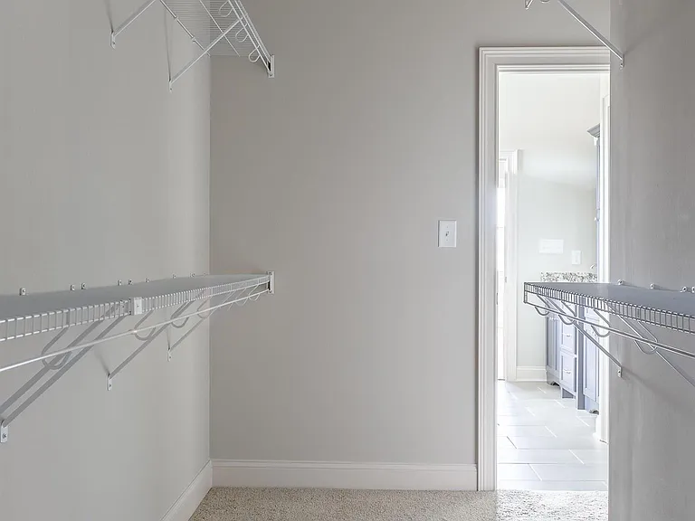902 Abingdon Cv — Photo 32