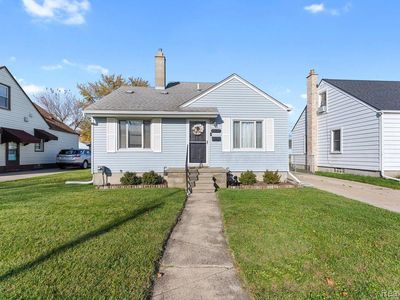 19157 Delaware St, Roseville, MI, 48066