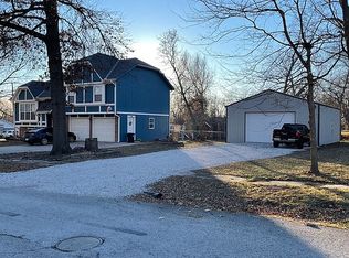 118 S Kentucky St, Adrian, MO 64720