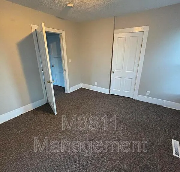 911 Washington St #3 — Photo 8