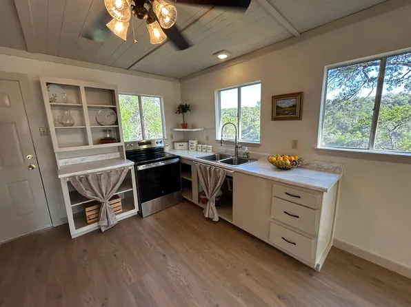 800 Turkey Tree Rd, Spicewood, TX 78669
