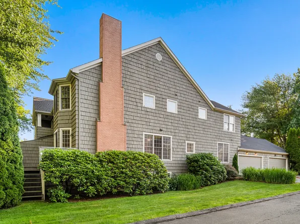 10 Harwich Lane #10, West Hartford, CT 06117