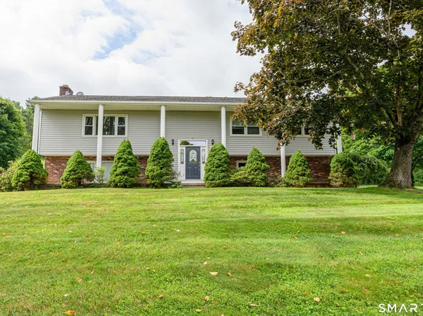26 Dorchester Lane, Branford, CT 06405