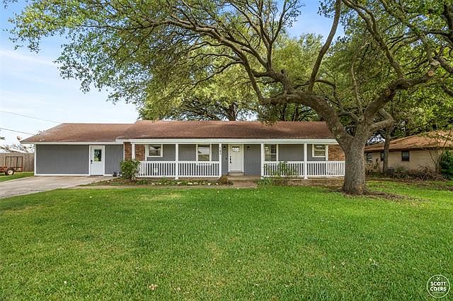 1st image of 143 Longhorn Dr