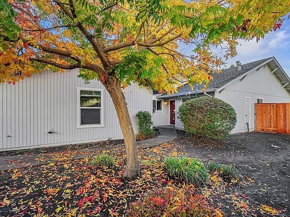 5th image of 1208 Capri Way