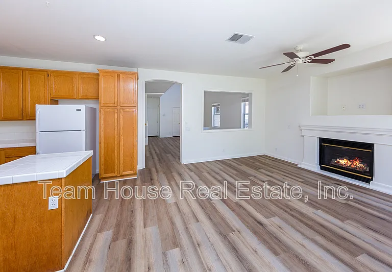 25620 Wordsworth Ln — Photo 8