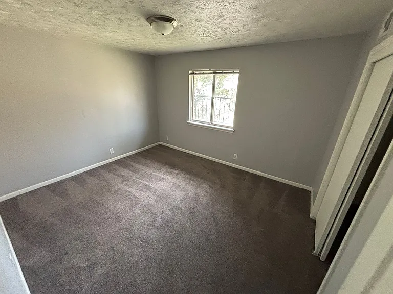 Juniper Gardens — Photo 44