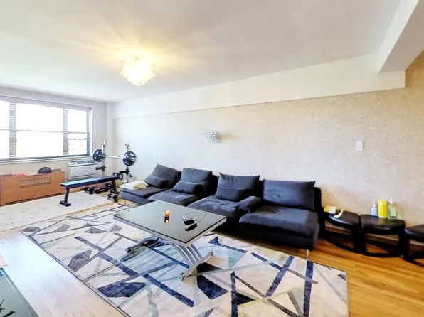 3845 Shore Parkway image 1 of 28