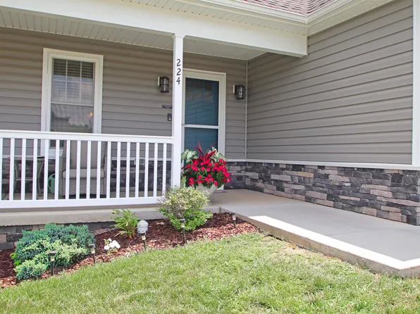 224 Spring Run Ln, Waynesboro, VA 22980