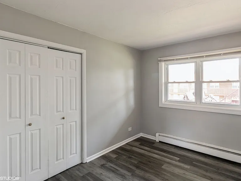 Palatine Park Apartments — Photo 11