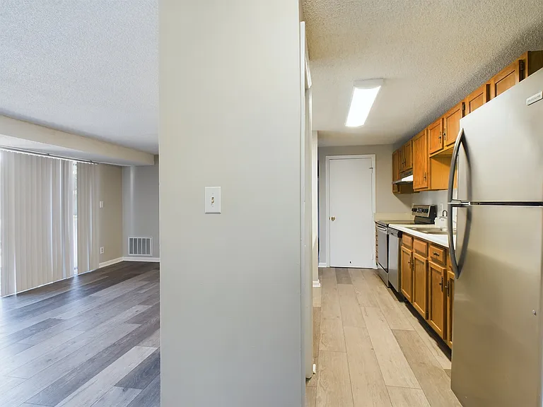 9511 Shannon Green Dr #E — Photo 7