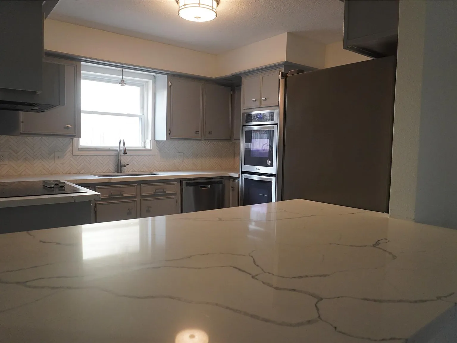 3 bed, 2.5 bath, 2392 sqft, $2,900 — Photo 3