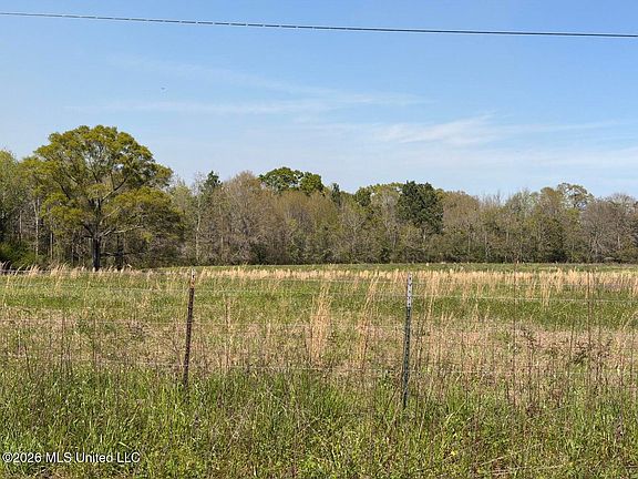 2nd image of 11.74 Magnolia Rd