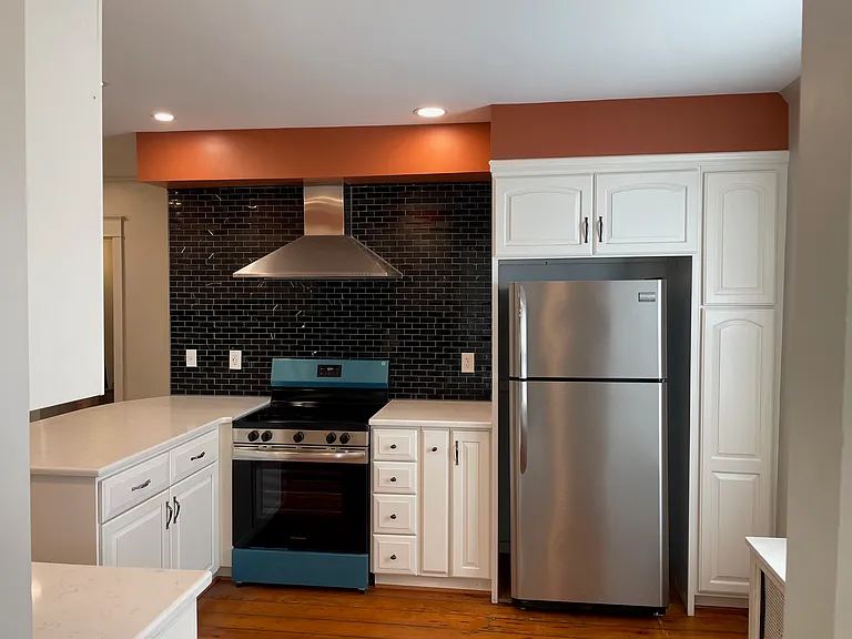 118 W Fairview St #1 — Photo 4
