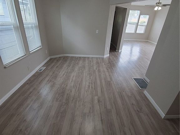 4th image of 225 E Broadway Ave