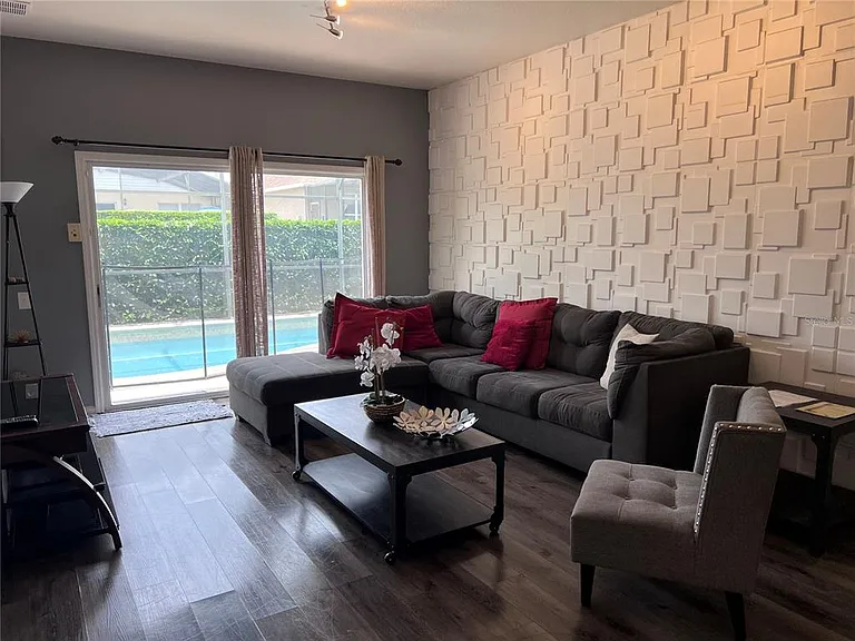 8121 Fan Palm Way — Photo 22