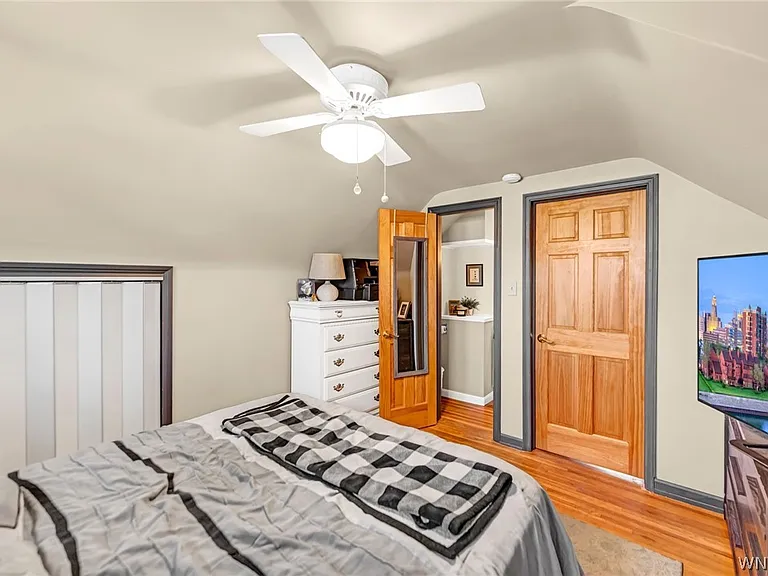 252 Royal Pkwy E — Photo 26