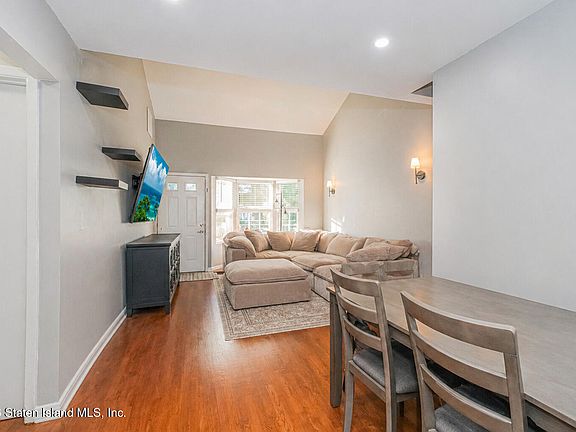 5th image of 3146 Morley Ave #B