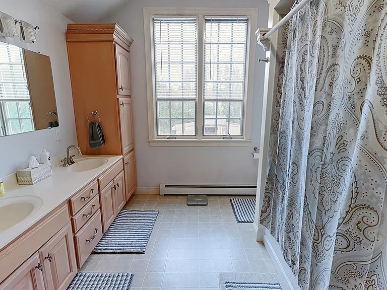 32 Acton Rd — Photo 13