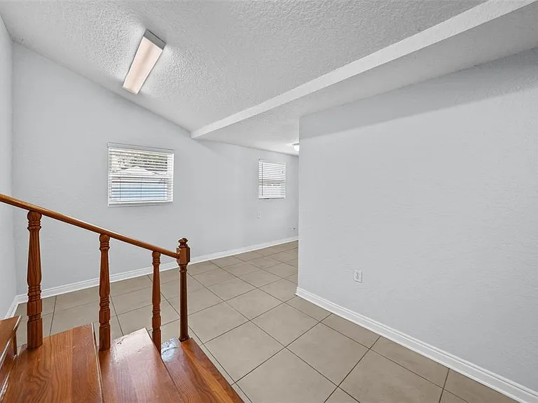 814 W Indiana Ave — Photo 33