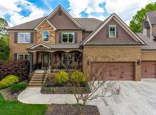 5204 Sunlake Dr, Hoschton, GA 30548