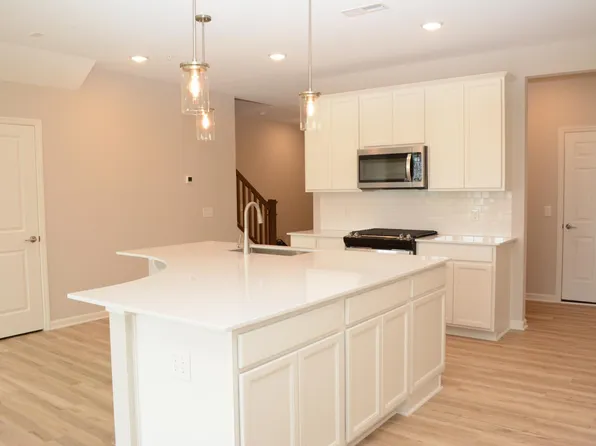 9526 4th St N, Lake Elmo, MN 55129